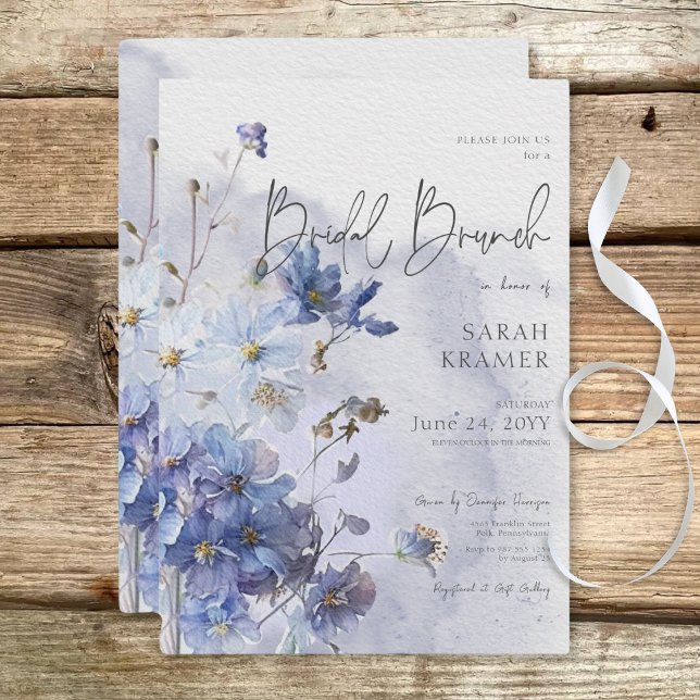 Invitación Moderno Periwinkle Blue Wildflowers Brunch de novi (Modern Periwinkle Blue Wildflowers Bridal Brunch Invitation)