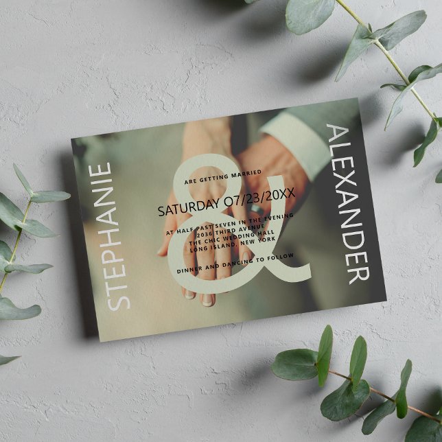 Invitación Moderno personalizado blanco y verde boda (Modern green white custom photo ampersand wedding )