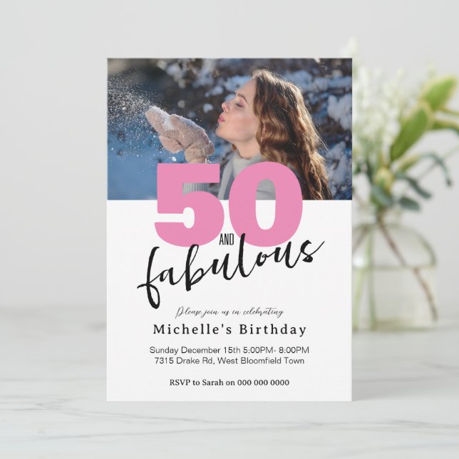 Invitación Moderno rosado 50 fabuloso guión 50 fiesta de cump (Anverso de pie)