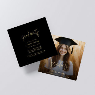 Invitación Moderno Script Black & Gold Photo Graduation Party