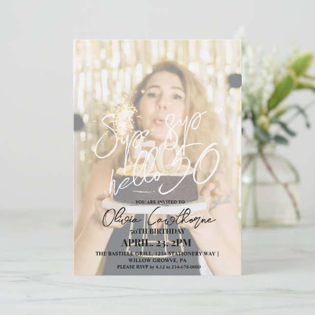 Invitación Moderno y elegante 50° cumpleaños de fotos (Anverso de pie)