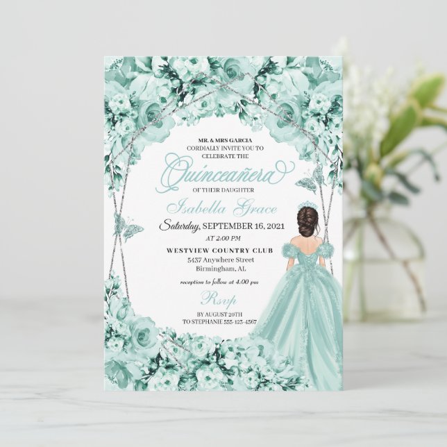 Invitación Moneda Floral Verde Tíara Princesa Vestido Quincea (Anverso de pie)
