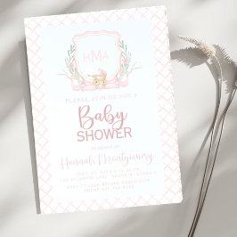 Invitación Monograma Baby Shower de transporte de bebé rosado