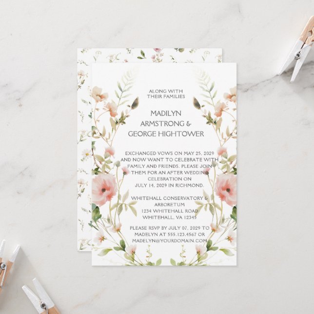 Invitación Monograma Boda de guirnalda floral rosa suave (Anverso/Reverso In Situ)