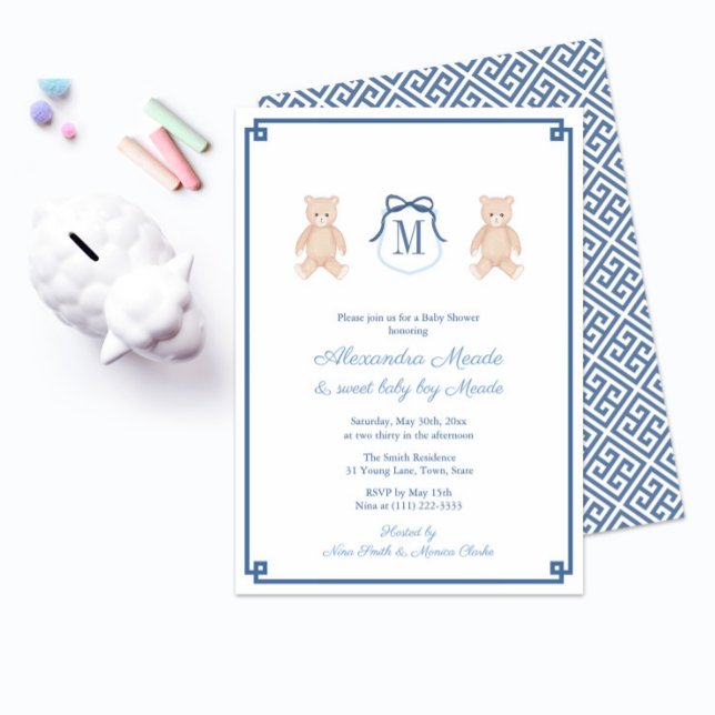 Invitación Monograma clásico Teddy Bear Baby Boy Shower (Preppy blue and white monogram classic teddy bear baby shower invitation)