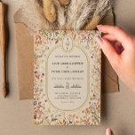 Invitación Monograma del Boda beige de otoño rústico vintage<br><div class="desc">El diseño de este Monograma Boda beige de otoño rústico vintage presenta una paleta base neutra e intemporal de beige y oro, con delicados adornos coloridos de ramas doradas y bonitos florales otoñales con hojas suavemente caídas en rojo, cobre, rosa polvoriento, naranja quemado, terracota y florecimiento del color de caída...</div>