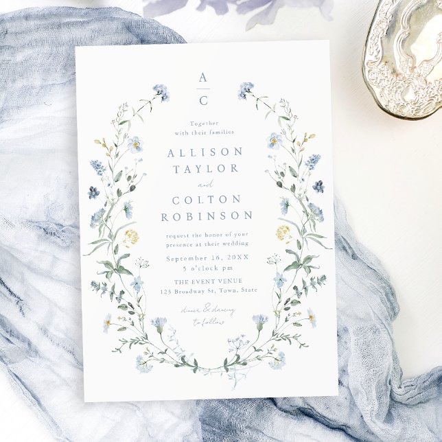 Invitación Monograma del Boda del Boho Rústico de Flor Silves (Dusty Blue Wildflower Rustic Boho Wedding monogram Invitation)