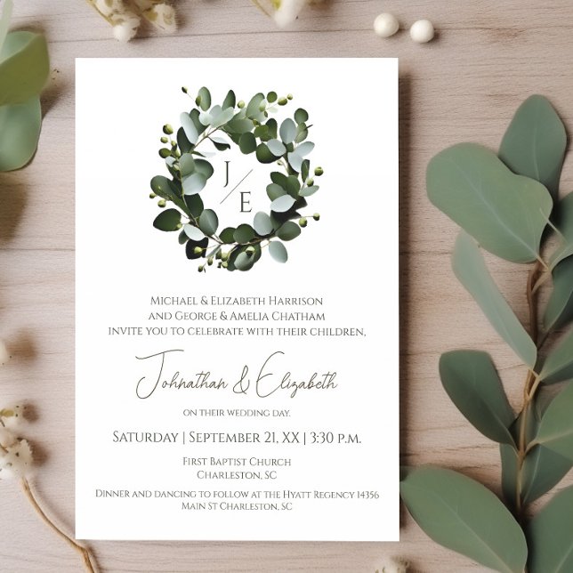 Invitación Monograma moderno Eucalyptus Wreath Boda | Blanca (White Modern Monogram Eucalyptus Wreath Wedding Invitation)