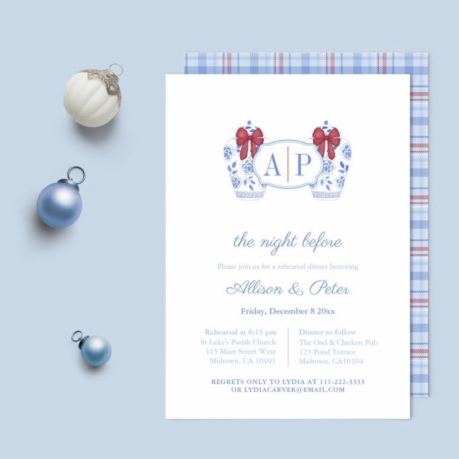 Invitación Monograma Vacaciones Boda Ensayo Cena (Christmas Wedding rehearsal dinner invitation featuring ginger jar with red bow and tartan backer)