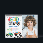 Invitación Monster Truck Bash Colorful Groovy Kids Cumpleaños<br><div class="desc">BOOM,  SMASH,  CRASH,  ¡ES UNA BASURA DE MONSTRUO! CAMIONES COLORIDAS ROJAS VERDES Y BLANCAS CON INVITACIÓN DE CUMPLEAÑOS DE CUMPLEAÑOS DE CUMPLEAÑOS CON ESTILO RETRO DE PATRÓN VERDE Y BLANCO</div>
