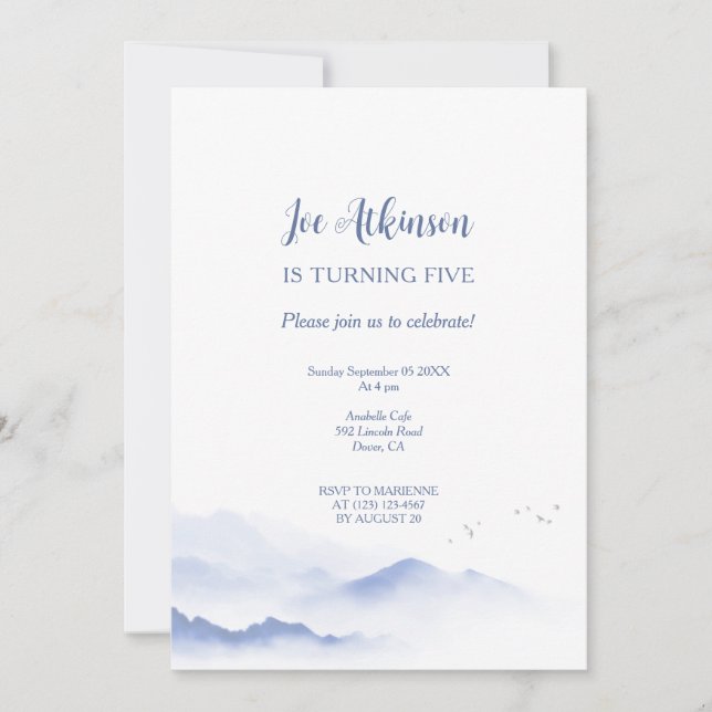 Invitación Montañas azules invitan a un cumpleaños neutral de (Anverso)