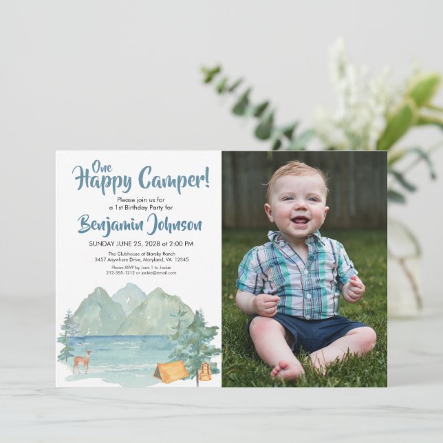 Invitación Montañas de fotos de un camper feliz primer cumple (Anverso de pie)