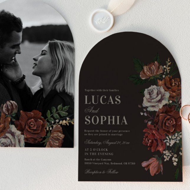Invitación Moody Florals Arch Wedding Invitation (Subido por el creador)