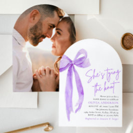 Invitación Morado está atando la ducha nupcial