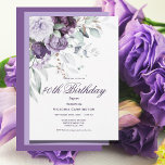 Invitación Morado Floral 40 cumpleaños acuarela moderna<br><div class="desc">Hermosas flores moradas de acuarela con vegetación de color verde claro que fluye sobre escritura sofisticada y fuente moderna en la coordinación de color morado 40 cumpleaños de invitación a la fiesta. Tan moda y sofisticada. La parte trasera de esta invitación se realiza en un color lavanda para mezclarse con...</div>
