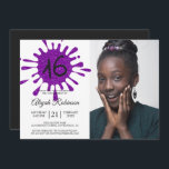 Invitación Morado Purpurina Splash Sweet 16 16th Birthday Par<br><div class="desc">Una moderna y dulce invitación a la fiesta de 16 años con un toque purpurina morado y el número 16 en tipografía moderna. Envíe esta impresionante invitación a su familia y amigos a la celebración de la fiesta de cumpleaños 16 de purpurina morado y negro. Simplemente agrega tus datos personales...</div>