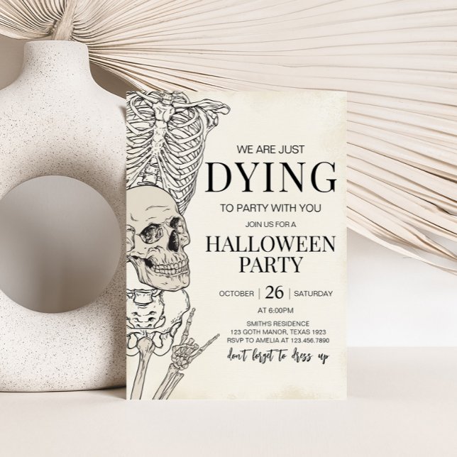 Invitación Morir gótico en la fiesta de Halloween del Fiesta  (Gothic Skull Dying to Party Skeleton Halloween Party Invitation)