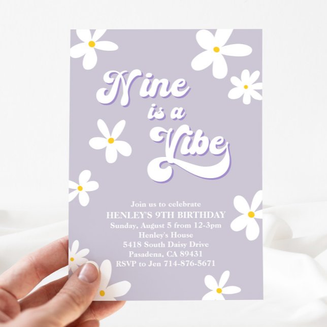 Invitación Morple Retro Daisy Nueve Es Un Cumpleaños Vibrante (Subido por el creador)