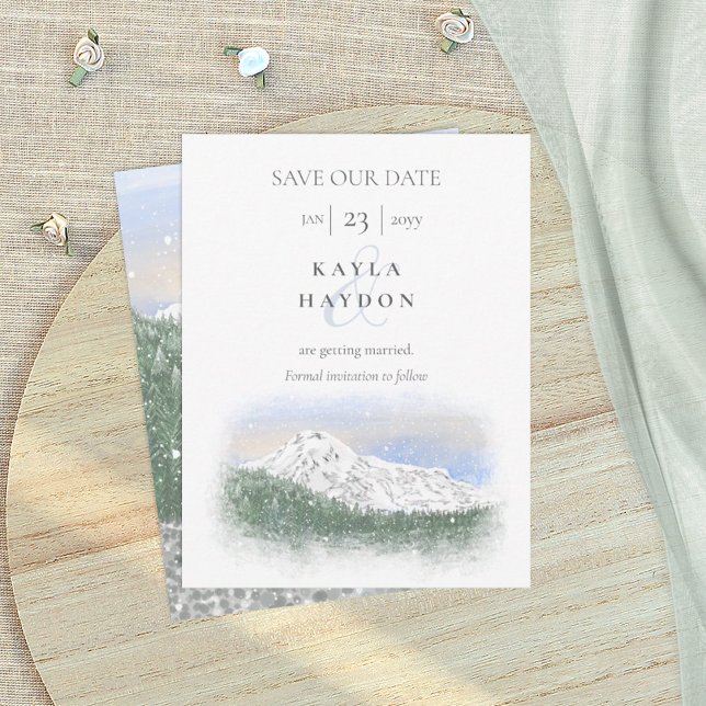 Invitación Mt Rainier, Boda con Nieve Cerca, Guardar la Fecha (Mount Mt. Rainier save the date wedding card, Snow falling, trees forest, rustic winter mountains)