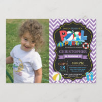 Muchacho púrpura del chapoteo de Splish de la