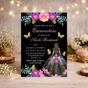 Invitación Mujer morena con vestido floral mexicano Quinceañe