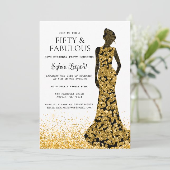Invitación Mujer negra y dorada vestida con 50 años (Anverso de pie)