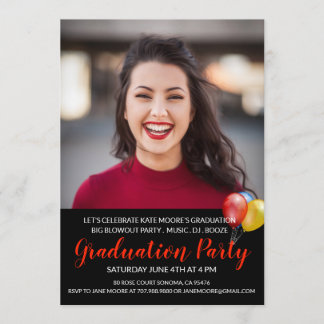 Invitación Mujer Sonriente En Partido De Graduación Roja