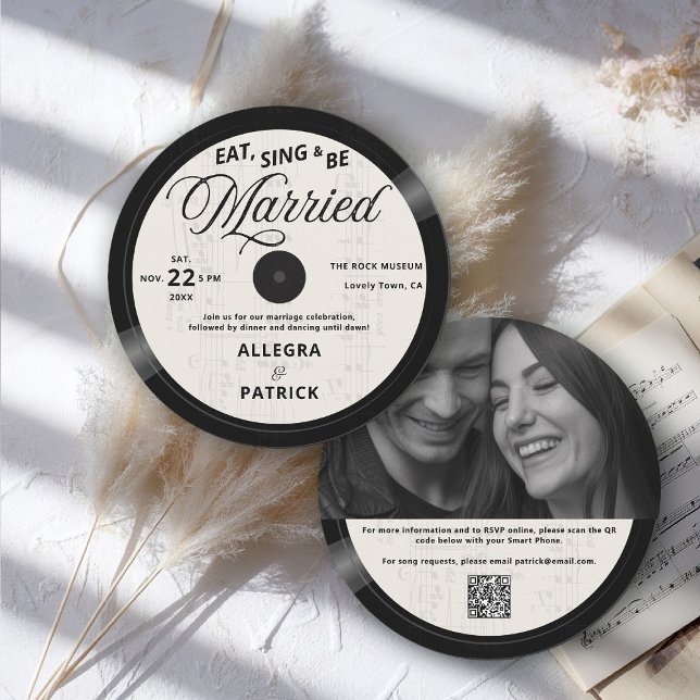 Invitación Música Vinyl Ivory Black All One Photo QR Boda (music theme wedding invitation rock vinyl record black white partition photo qr code all one musical)