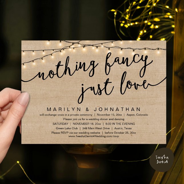 Invitación Nada Fancy, Sólo Amor, Cena Rústica Boda (Nothing Fancy, Just Love, Rustic Cottage String Lights, Wedding Dinner Invites Card, PDF, Brown Wood)