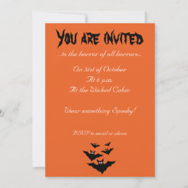 Invitación naranja de Halloween de los lindos murciélagos vol