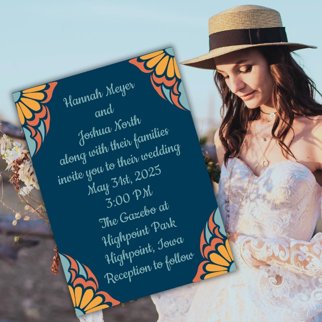 Invitación Naranja Groovy florece en Boda azul profundo (Subido por el creador)