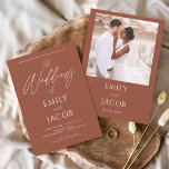 Invitación Naranja quemado por boda Foto Terracotta<br><div class="desc">Terracotta - Invitación a la boda de verano o al Boda Naranja quemado con foto o foto - incluye una tipografía de escritura hermosa y elegante con un moderno color simple y clásico para la celebración especial del Día de la Boda.</div>