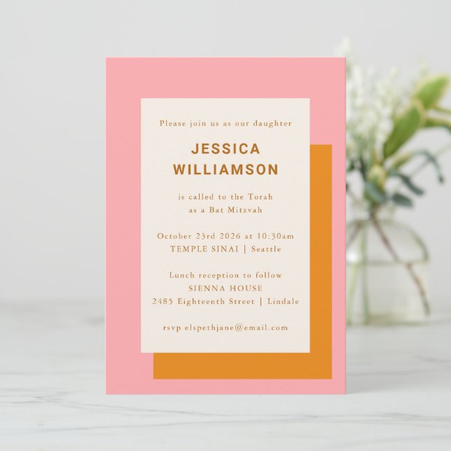 Invitación Naranja rosado moderno de la cuta geométrica Mitzv (Anverso de pie)