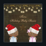 Invitación Navidad étnico Baby Shower de los gemelos del<br><div class="desc">El oro con clase hermoso y el navidad étnico afroamericano marrón Baby Shower de los gemelos del muchacho y del chica invita con un bebé lindo del muchacho y del chica con los gorras y los regalos de santa, una estrella bonita del oro, los ornamentos de la chispa elegante y...</div>