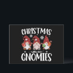 Invitación Navidades Con Mi Gnome De Gnomies De Búfalo Rojo<br><div class="desc">Navidades Con Mi Gnome De Gnomies De Búfalo Rojo</div>