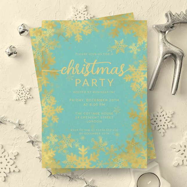 Invitación Navidades de copos de nieve del Relieve metalizado (Festive Gold Turquoise Foil Snowflakes Christmas Invitation)