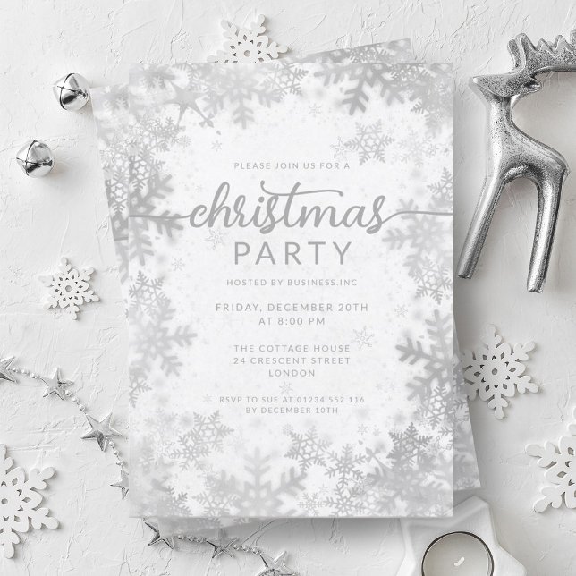 Invitación Navidades de Fiestas de Snowflakes Relieves metali (Silver Faux Foil Snowflakes Christmas Party Invitation)