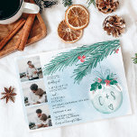 Invitación Navidades de invierno bodas iniciales 4 cuadrícula<br><div class="desc">Moderna boda de fotos minimalistas ocasionales iniciales, pequeña ceremonia de boda perfecta. Añade tus 4 fotos e iniciales de tu pareja con un tema de Navidades de Invierno, adorno navideño azul de color agua, ornamento navideño azul e iniciales con ramas de pino verde y bayas de mistletoe rojas sobre un...</div>