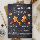 Invitación Navidades de vacaciones de Chalkboard Fiesta de in<br><div class="desc">Invite a sus huéspedes con esta elegante invitación a intercambiar galletas, que incluye tipografía moderna y hermosas galletas de jengibre con fondo de pizarra. Simplemente agregue los detalles de su evento en esta plantilla fácil de usar para convertirla en una invitación única. Voltea la tarjeta para revelar un lindo patrón...</div>