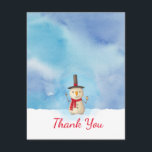 Invitación Navidades educados Snowman saludando gracias<br><div class="desc">Una tarjeta de agradecimiento de vacaciones con un lindo ilustracion de muñecos de nieve. Lleva puesto un gorra negro de estocador, sujeta una clásica tubería de mazorca de maíz, y lleva una bufanda roja. Parado en la fría nieve blanca sonriendo y saludando. El fondo está compuesto por un cielo acuarela...</div>