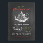 Invitación Navidades Tea Fiesta Vintage Chalkboard Teapot Red<br><div class="desc">plantilla de fiesta de té para navidades, estilo de pizarra de color negro, tetera/tetera victoriana, plantilla de texto rojo/verde/blanco, diseño de fiesta de té de vacaciones vintage, divisores de puntos, diseño simple/divertido/anticuado/fresco, ilustracion antiguo/imagen/collage digital, fondo negro, inspirado/estilo/look/look, plano 5x7, colores navidades. Navidades diseño de fiesta de té con ilustracion antiguo...</div>
