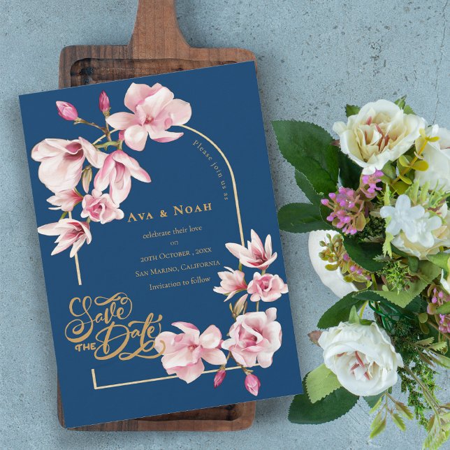 Invitación Navy Blue Blush Pink Magnolia Floral Save the Date (Navy Blue Blush Pink Magnolia Floral Save the Date Invitation)