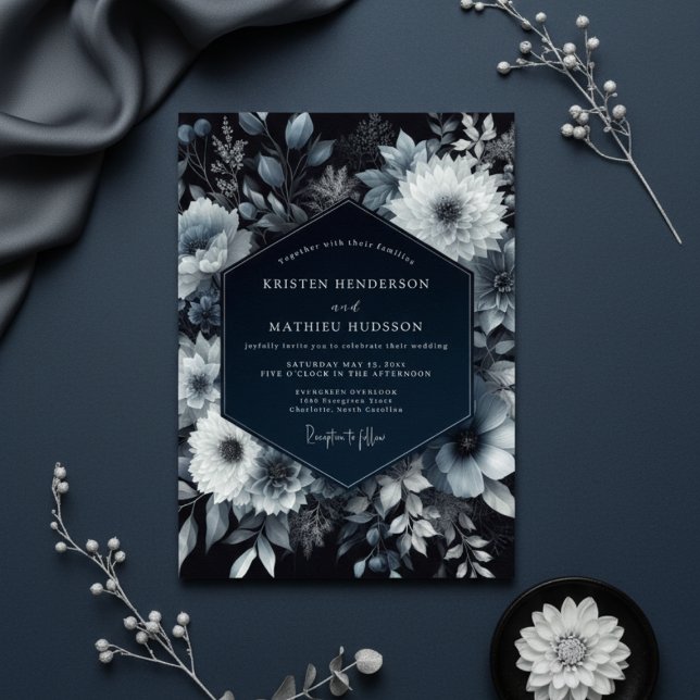 Invitación Navy Floral Moody Romance Wedding (Subido por el creador)