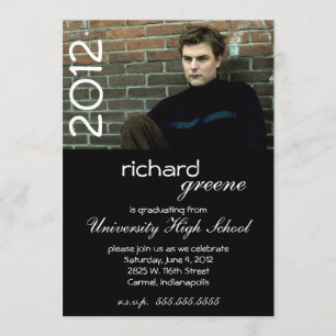 Invitación negra de la fiesta de graduación de la