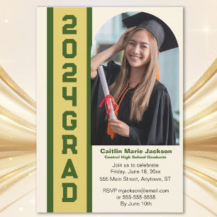 Invitación Negrita, verde y oro, graduación en 2024