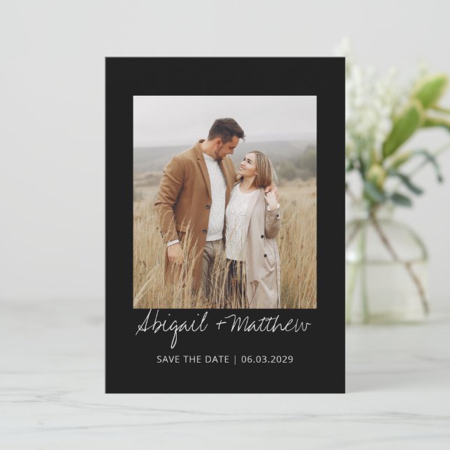 Invitación Negro Blanco Simple Foto de Ahorro de Fecha Manusc (Anverso de pie)