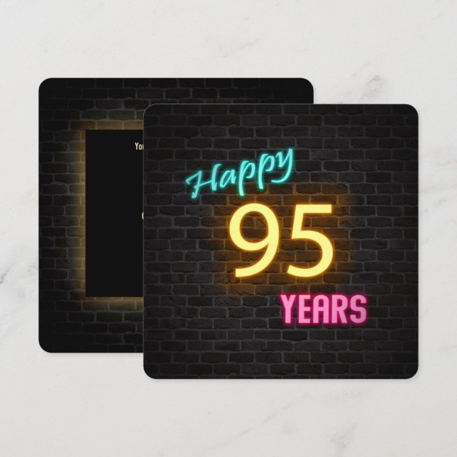 Invitación Neon 95th Rótulo de cumpleaños brillando en ladril (Anverso / Reverso)