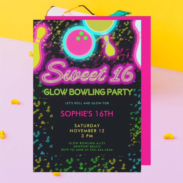 Invitación Neon Glow Bowling Fiesta Girly Cute Sassy Sweet 16 (glow bowling sweet sixteen 16th birthday party invitation neon nostalgia 80s fun retro girly cute)