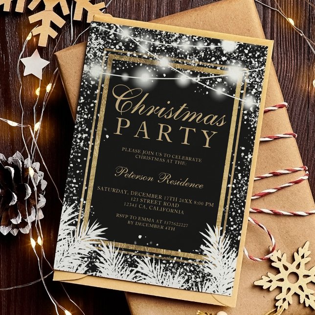 Invitación Nieve ruidosa Navidades negras luces de cuerda de  (Rustic snow black Christmas pine string lights Invitation)