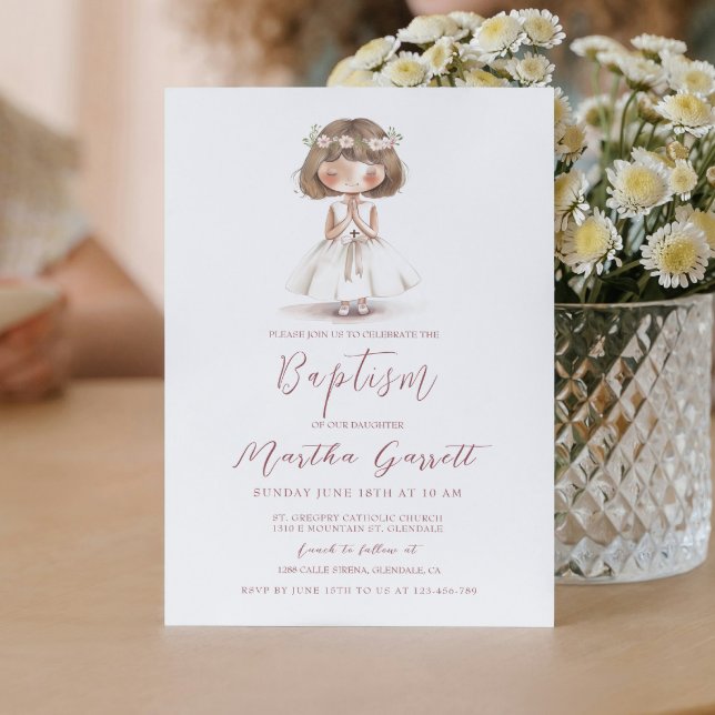 Invitación Niña bebé con vestimenta blanca rezando bautismo C (Subido por el creador)